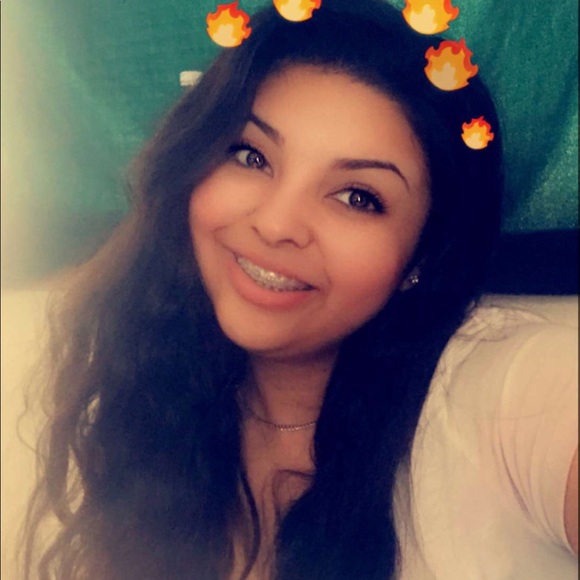 Meet your Posher, Julia - Picture 1 of 1